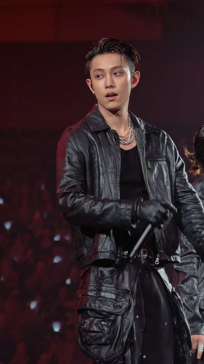 erryul's tweet photo. byee black hair yg sangat MAHADASYAT dan GOKIL ini 😔🤦🏻‍♀️🤦🏻‍♀️ https://t.co/86e3kAUuai