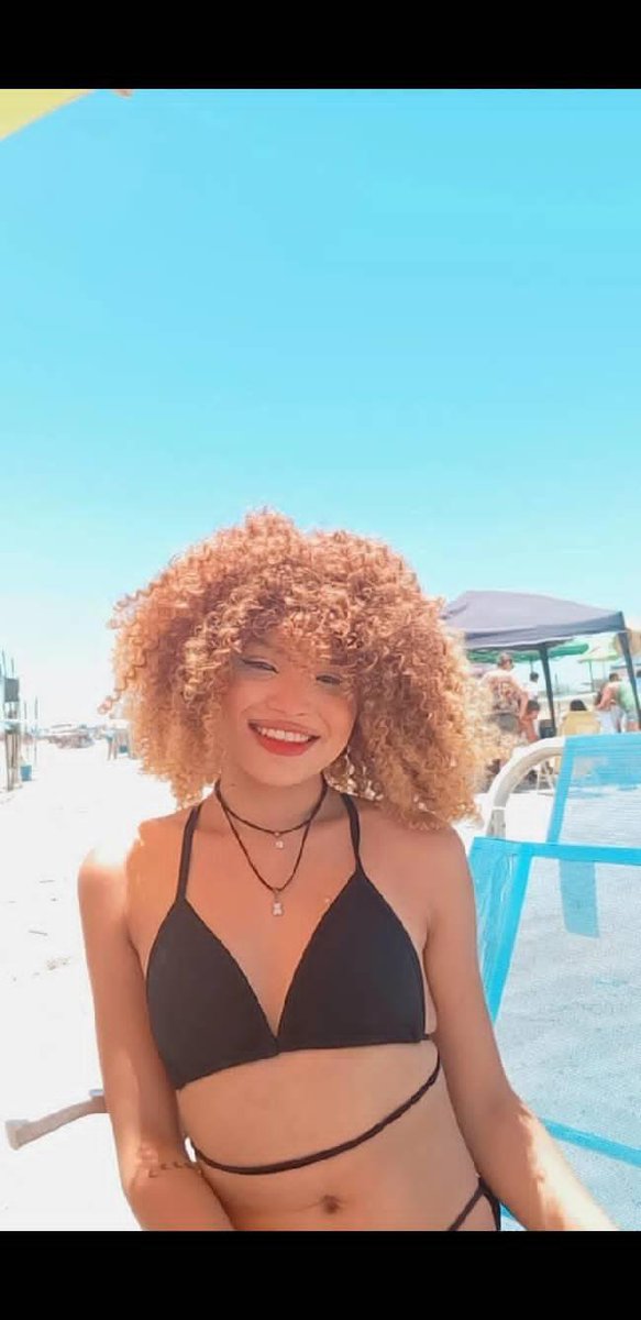 Jennafroz5kbn's tweet photo. Resolvo todas as minhas frustrações com sol, praia e caipirinha https://t.co/f7UEiKAPkR