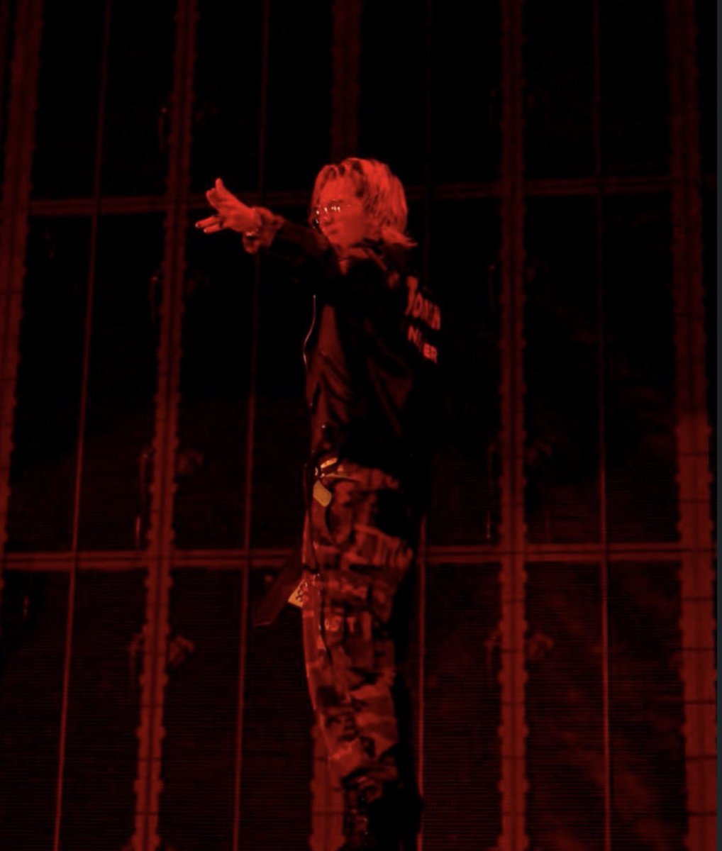 xxhit88's tweet photo. 오빠...? 내가 미쳐... https://t.co/I05KKoGafY