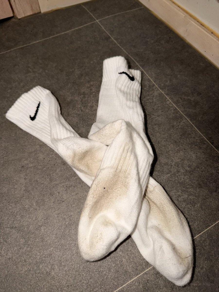 MasterMarkxay's tweet photo. #cashmaster #findom #boyfeet #malefeet #twinkfeet #barefeet #smellyfeet #sweatyfeet #tiredfeet #feetmassage #malefeetfetish #feetfetish #footfetish #sellsocks https://t.co/m10EVqrD3i