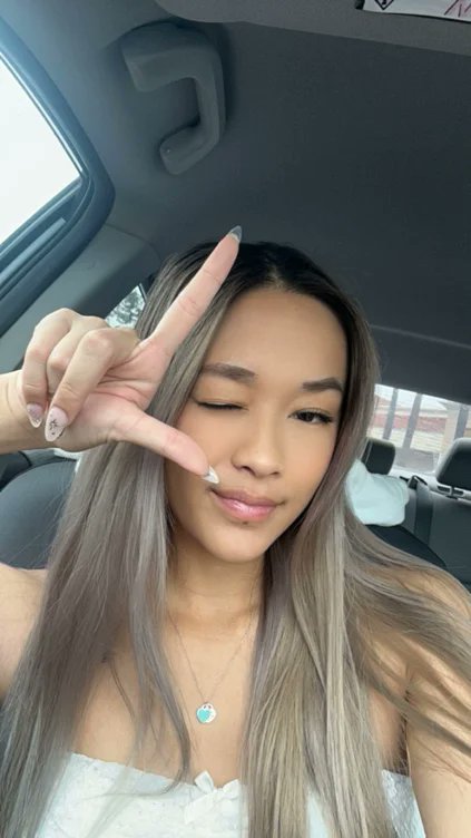 queenk8tie2's tweet photo. I just received first dm from michaeljayy18 via Throne. Do it again <3 https://t.co/JWulAxlkA8 https://t.co/MV32wnT6bq