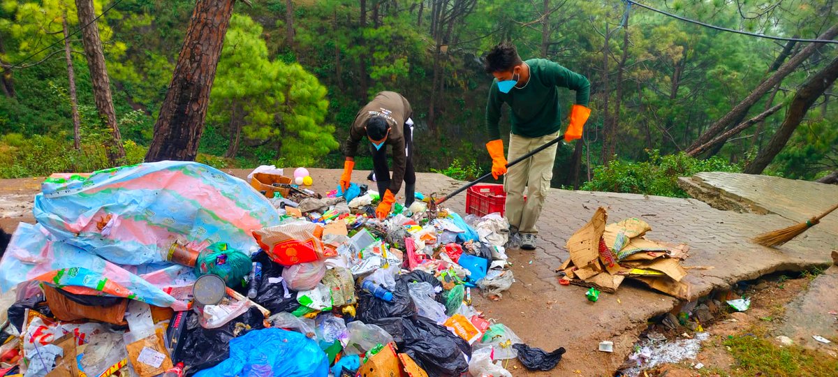 CBBakloh's tweet photo. "Cantonment Board Bakloh organised a Reuse & Recycling Drive — promoting the 3Rs: Reduce, Reuse & Recycle for a cleaner and greener Bakloh.”#SHS2026 #SwachhataHiSeva2026 Swachh Bharat Urban Ministry of Housing and Urban Affairs @MoJSDDWS Ministry of Defence, India #nidem #ides https://t.co/iFuzUGqOTv