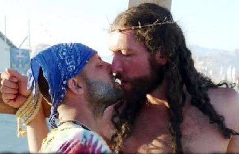 THSILVARJ's tweet photo. @BolsonaroSP Cadê a bancada petista, onde eles estavam quando tudo isso aconteceu no carnaval e na parada gay? https://t.co/VyNtqosbus