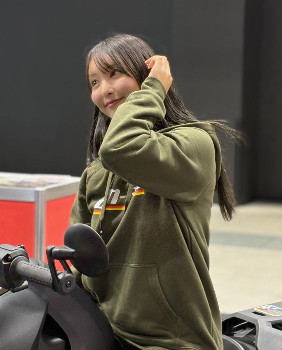 n_eitasan's tweet photo. 2026.04.11
名古屋モーターサイクルショー
can-amブース
#Shiori(@colorful_727 )さん
ご対応ありがとうございました😊
#2022RYKERSPORT
#CanAm3Wheel
#Spyder
#名古屋モーターサイクルショー https://t.co/evF7777qJq