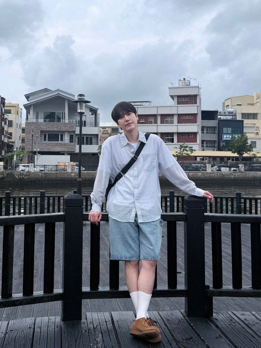 ss_jy0013's tweet photo. 규현이하늘색파란색진짜잘어울리는거아시는분 https://t.co/aUs7bRndXw