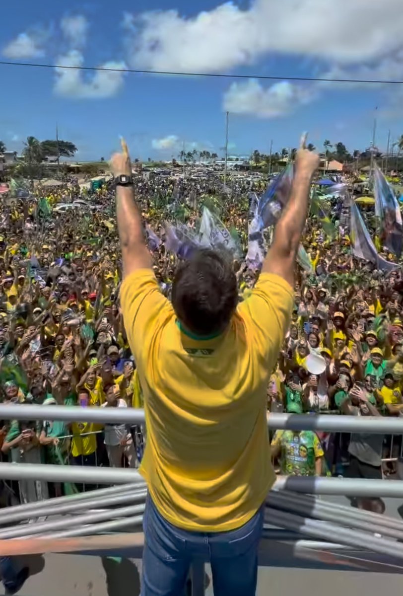 FuxicoTeresina's tweet photo. 🚨POLÍTICA: Flávio Bolsonaro percorre todos os estados do Nordeste, mas Piauí fica fora da agenda; estado teve a maior votação proporcional de Lula em 2022. https://t.co/IgAnvVC4B2