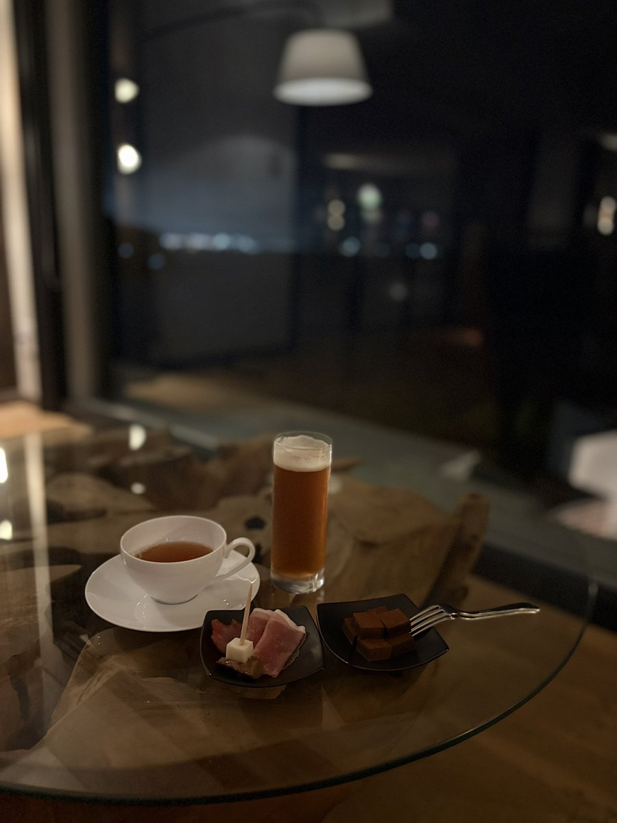 PhenixMayumi's tweet photo. オールインクルージビングで食って飲んで腹27分 https://t.co/GxUCEWcDaA
