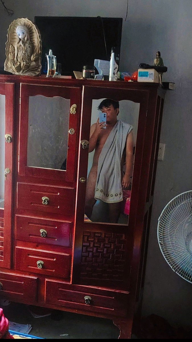 Joseozz7's tweet photo. Llegando de trabajar me di un rico baño
Alguien para bañar juntos encuerados 
Para hacer el amor en el baño bien rico 
🍆💦🍑👅 🔥 https://t.co/fPrkKGdVL6