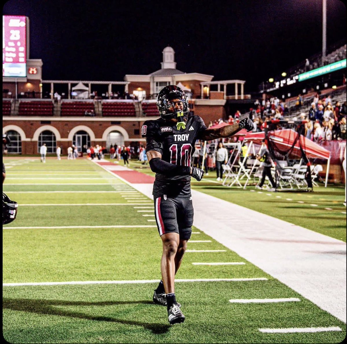 patrick3meyers's tweet photo. I’m blessed to receive a D1 offer from the University of Troy. @C_Robinson6 

@PrepRedzoneTN 
@MaxPreps
@MccallieFB 
@chadSimmons_
@247recruiting
@beyond_grind @scoop1914 @McCallieFB @TomLoy247 @CSmithScout @cosimp4real 
 @PennySmith_ @Rivals @joelbradford_4 https://t.co/ZSCs4Wtq3Y