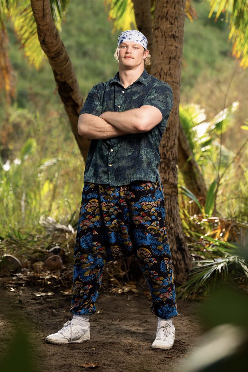 bbstannation's tweet photo. Ohh he’s taking it #survivor51 https://t.co/owyYmLQd5r