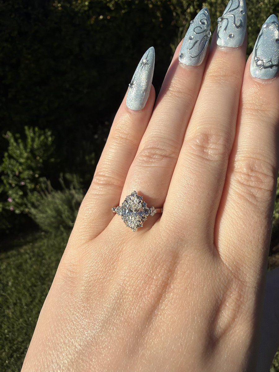 geeeidk's tweet photo. I said yes!!!!!!!!!!! https://t.co/U1CHPBynPJ
