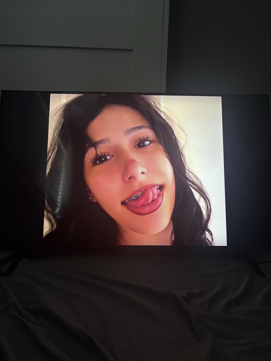 Userabsent68's tweet photo. Doing tribs rn dm me https://t.co/Ki845Qghyg