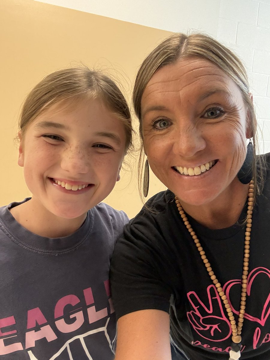 dtysdahl's tweet photo. Love my new job but miss seeing my girl at school. It was great to work back at WH today and see her! #minime https://t.co/8A4XwXShO8