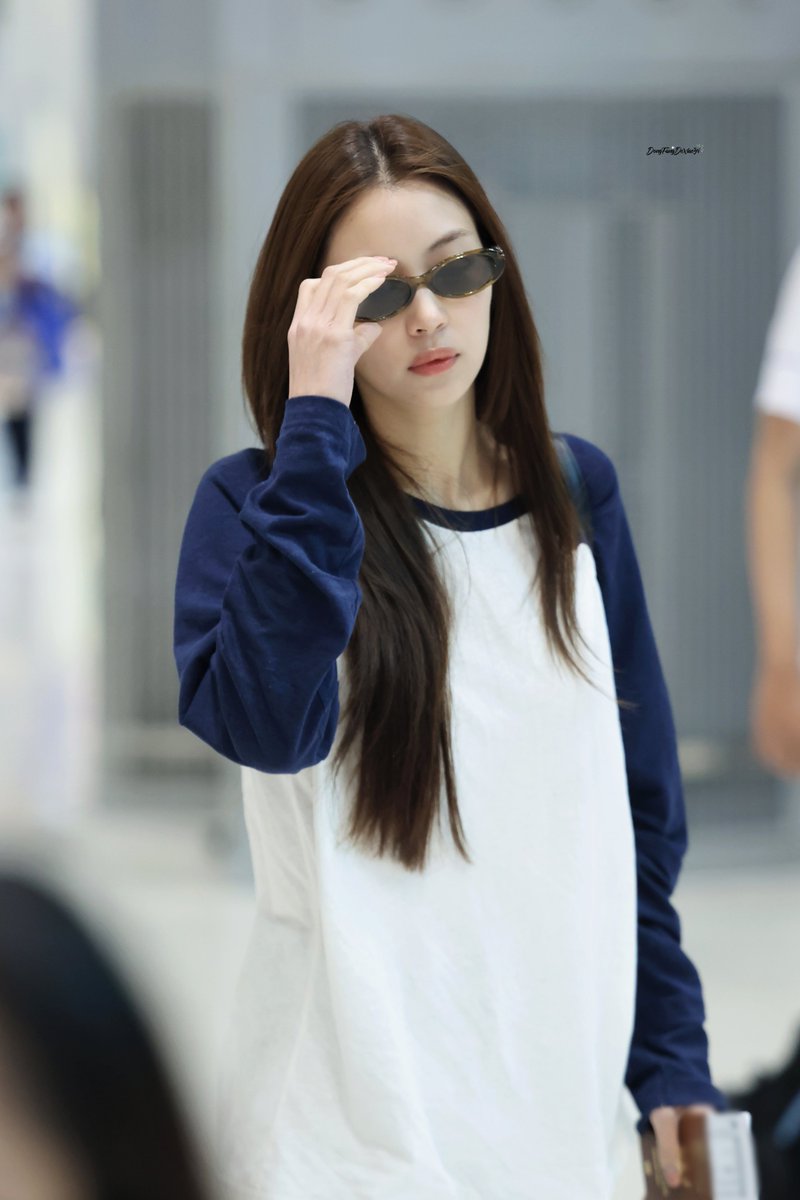 eastern0122's tweet photo. cool yet lovely.

#หมิวณัชชา #MiuNatsha https://t.co/nX7PnjlCsD