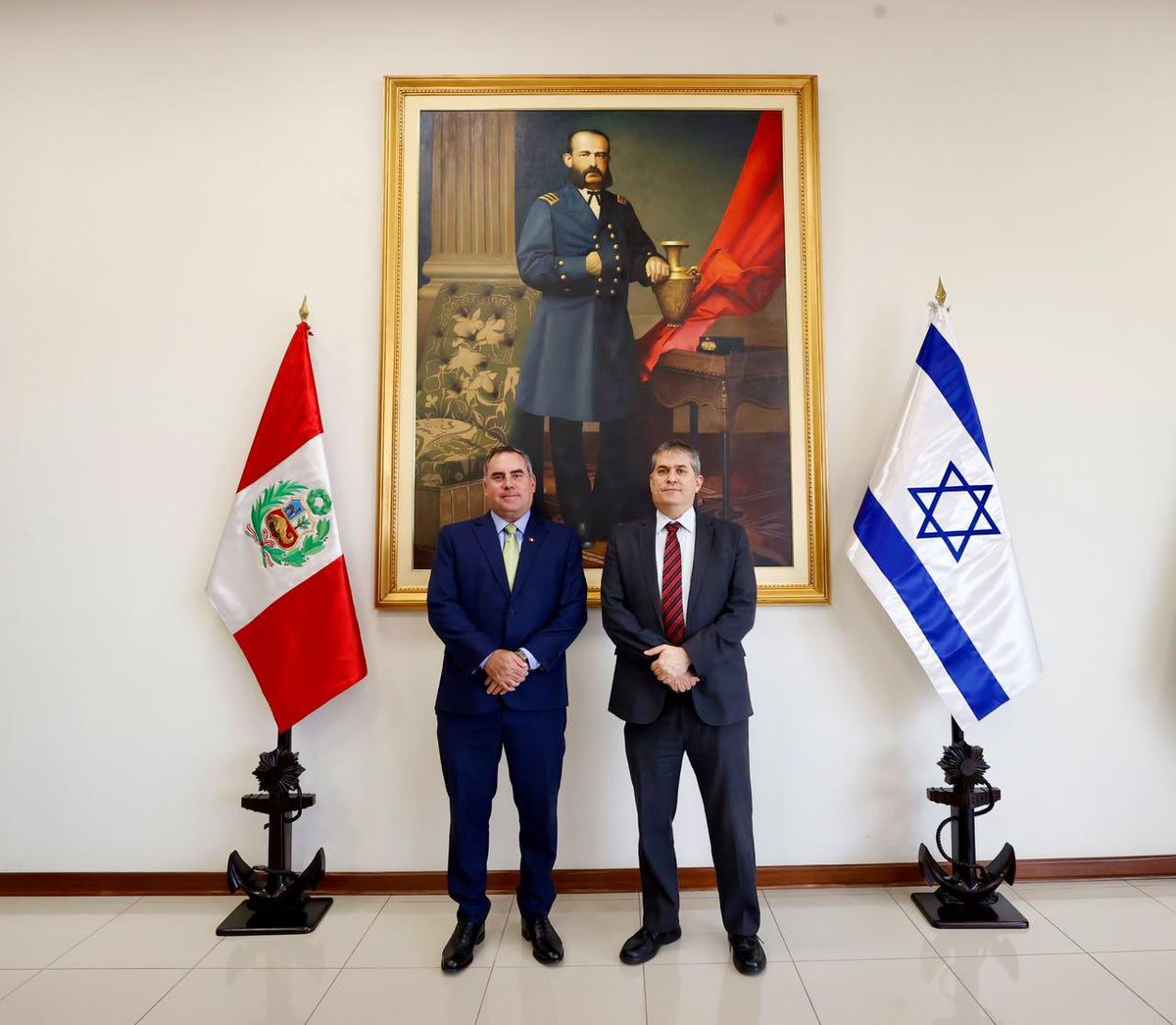 MindefPeru's tweet photo. 🇵🇪🇮🇱 Una agenda de trabajo compartida. 

El ministro de Defensa, Rafael Belaunde, se reunió con el embajador de Israel, Gali Dagan, para abordar los esfuerzos que ambos países vienen impulsando en materia de Defensa. https://t.co/J9AQP1C0vy