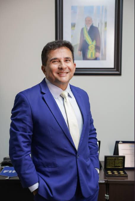 golsdobrasil1's tweet photo. 🚨 ATENÇÃO!

Ministro do esporte Paulo Henrique Perna  CANCELA reunião com os clubes sobre o fim das bets!

O encontro estava marcado para esta terça-feira (29), em Brasília, mas foi suspenso diante da insatisfação e da baixa adesão das equipes. Clubes de Rio e São Paulo já haviam indicado que não participariam da conversa.

Os dirigentes reclamam de terem sido chamados somente após a publicação da medida provisória que proibiu as apostas no país.

🗞️ @UOL | @igorsiqueira 
📸 Divulgação
