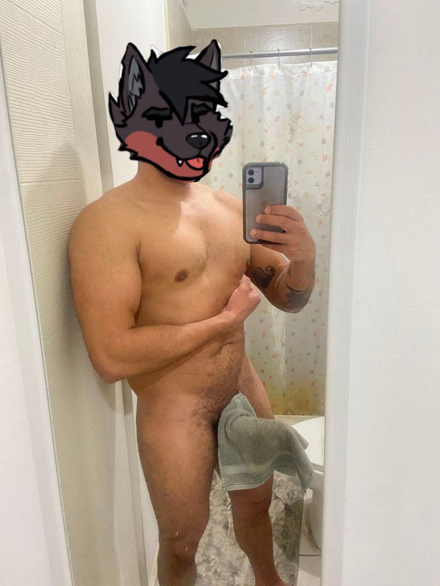 BigRoidsFurry's tweet photo. Hay espacio en la regadera, quien se mete conmigo? https://t.co/Nmxfwn4OVQ