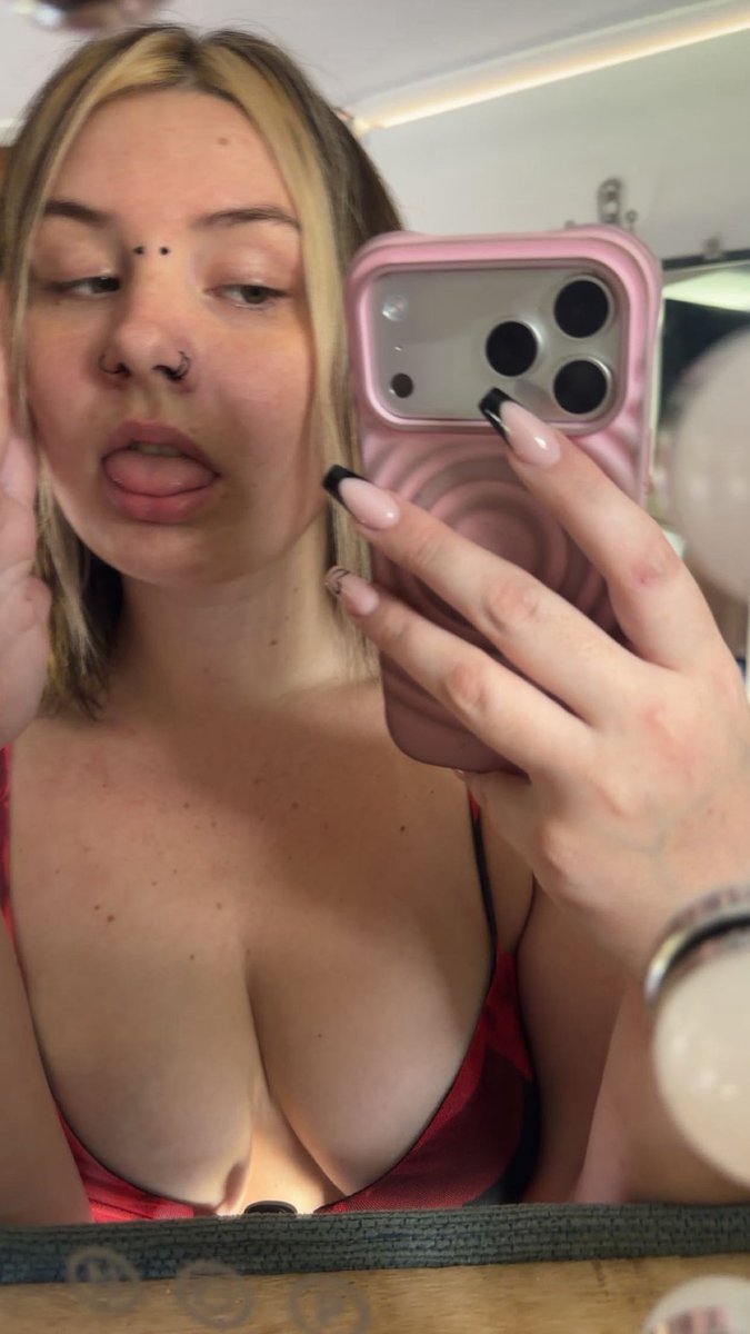 bbydani04's tweet photo. https://t.co/Unjr0TZaEp
#onlyfans 
#sellingcontent https://t.co/Nq0vwOTkVx