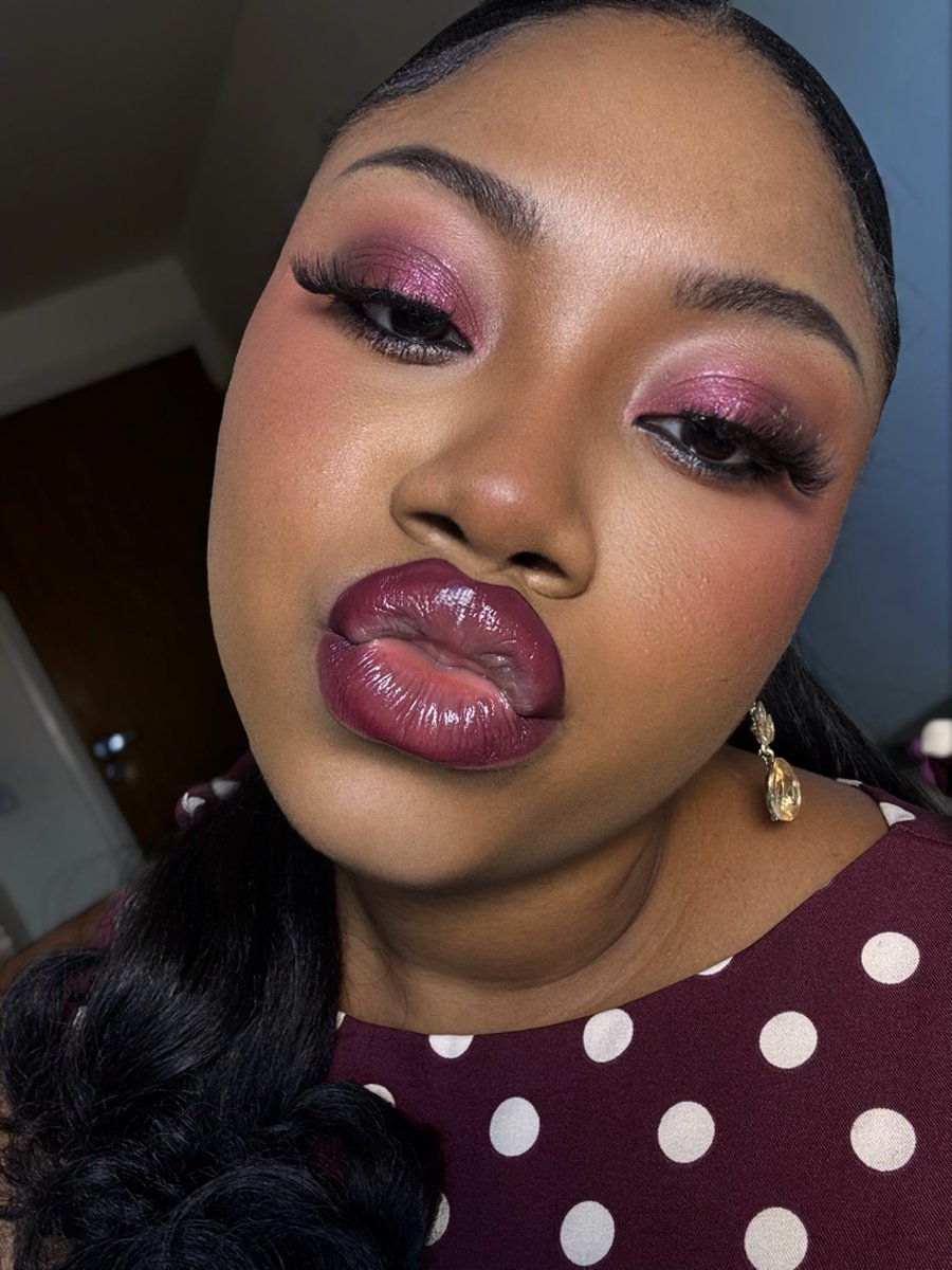 soma_obi's tweet photo. Another bangerrr💋 #makeuplooks https://t.co/WQ1GfXdrJ7