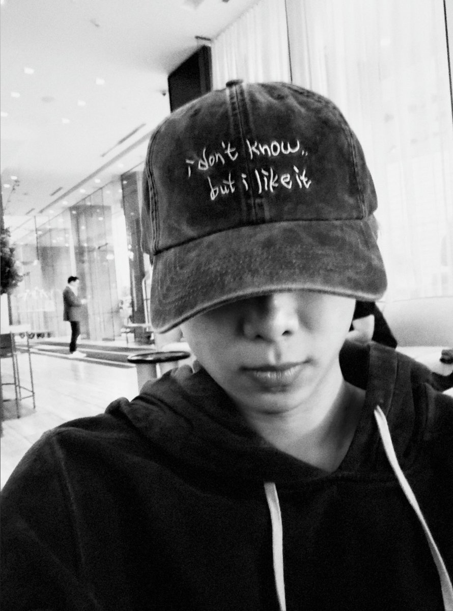 RM91227's tweet photo. i don't know,, but i like it 🩶🩶 https://t.co/f5i36evCQk