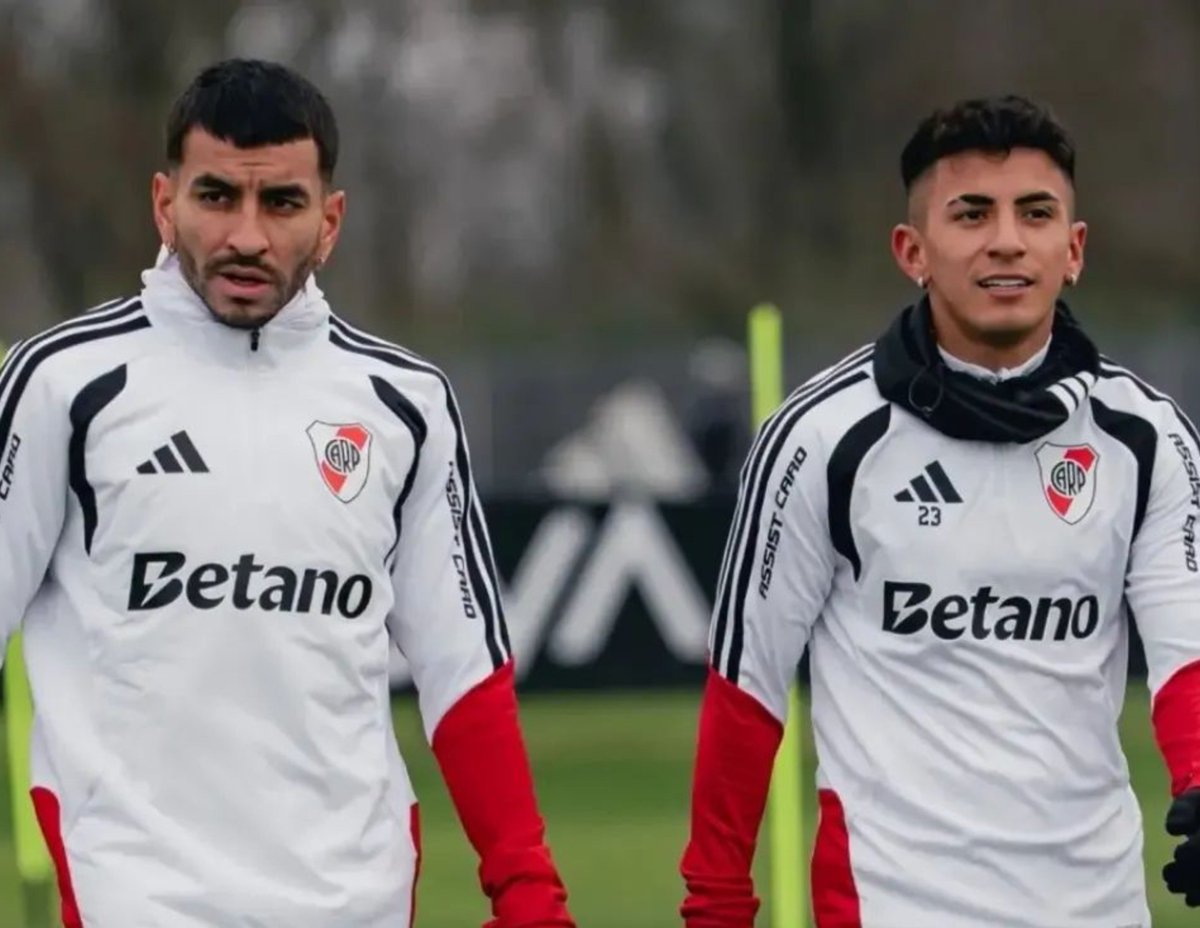 BocaJrsCT's tweet photo. 📊🚨 Enner #VALENCIA lleva convertidos MÁS GOLES que Almada, Correa, Beltrán y Borré JUNTOS* 😳

- Valencia: 4 goles en 9 partidos

- Correa: 2 goles en 12 partidos
- Almada: 1 gol en 8 partidos
- Borré: 0 en 11 partidos
- Beltrán: 0 en 10 partidos

ℹ️ Valencia le costó a #Boca U$ 0, mientras que los jugadores de #River significaron un gasto de U$ 55 Millones.

¿Se imaginan lo que se estaría diciendo de #Riquelme si hubiera gastado U$ 90M para quedar afuera de todo? 

Pero un club está blindado y protegido sistemáticamente y el otro es perseguido y operado constantemente. Adivinen cuál es cuál.

*sin contar penales