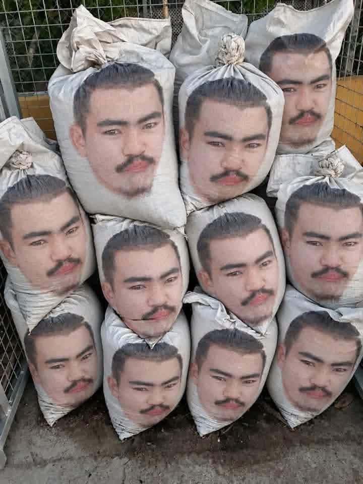 handgirlfriend's tweet photo. เซฟเหี้ยไรไว้บ้างวะเนี่ย https://t.co/8uFYolTgs1