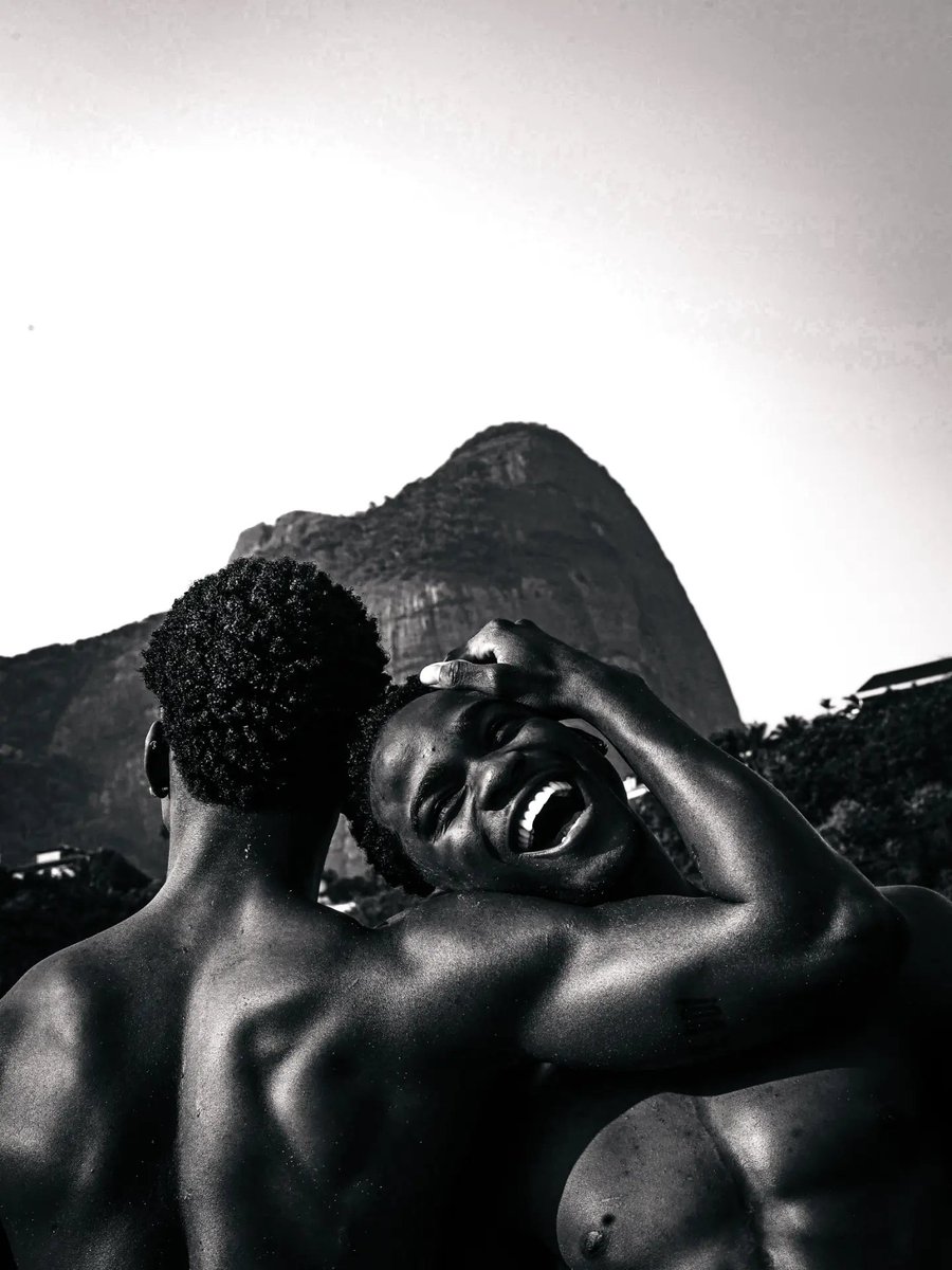 blackishpress's tweet photo. In love with this photoshoot of Faiska and Fumassa —the twins from São Gonçalo, Rio de Janeiro. 📸 https://t.co/iv8EhB15d6