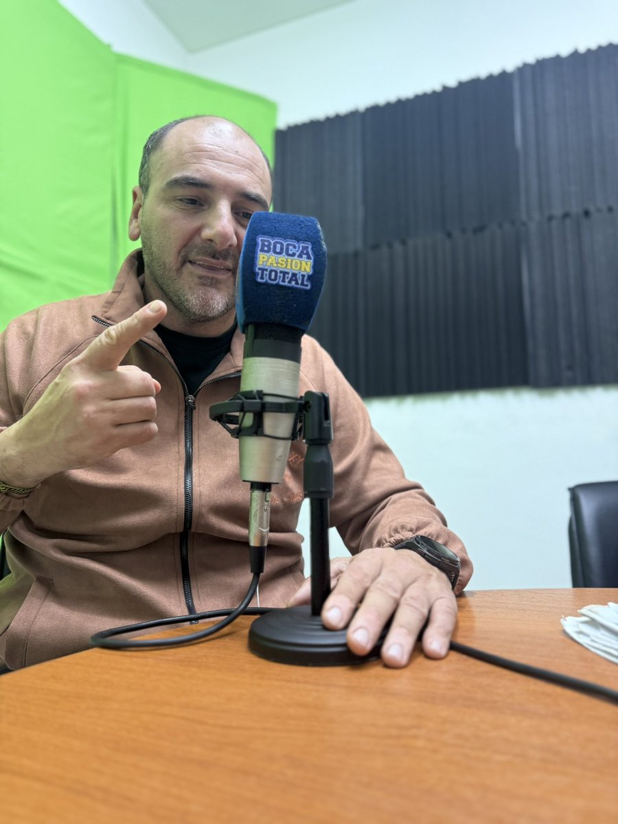 BocaPasionTotal's tweet photo. 🎙️ #LaInfoDeBoca @PampaAranda en #BOCAPASIONTOTAL 👇🏻👇🏻👇🏻

Arruabarrena decidió arriesgar en el 0-2, armó un 424 y le salió perfecto. Lo ganó con los cambios ante un timorato rival.

@la810radio https://t.co/08I9tV1XrV