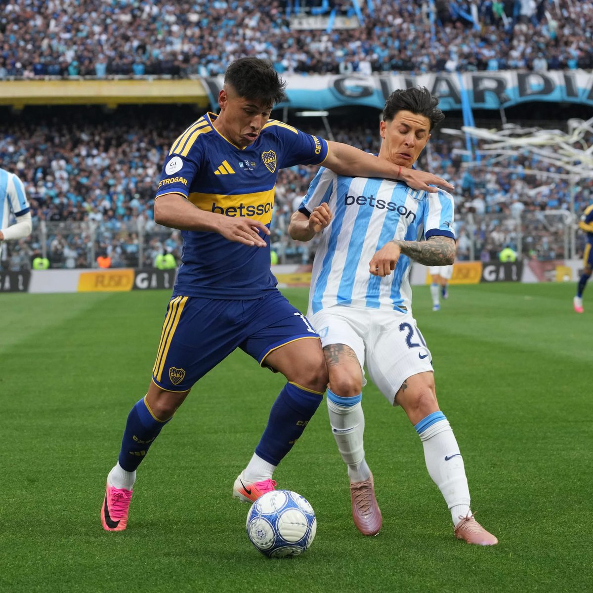 BocaPasionTotal's tweet photo. 🎙️ #LaInfoDeBoca @PampaAranda en #BOCAPASIONTOTAL 

Boca manejaba el trámite en el arranque pero nunca tuvo profundidad.
Brey responsable del 0-1 (otra vez le hicieron uno olímpico)
Inseguros los centrales.

@la810radio👆 https://t.co/awGQ5ktdFj