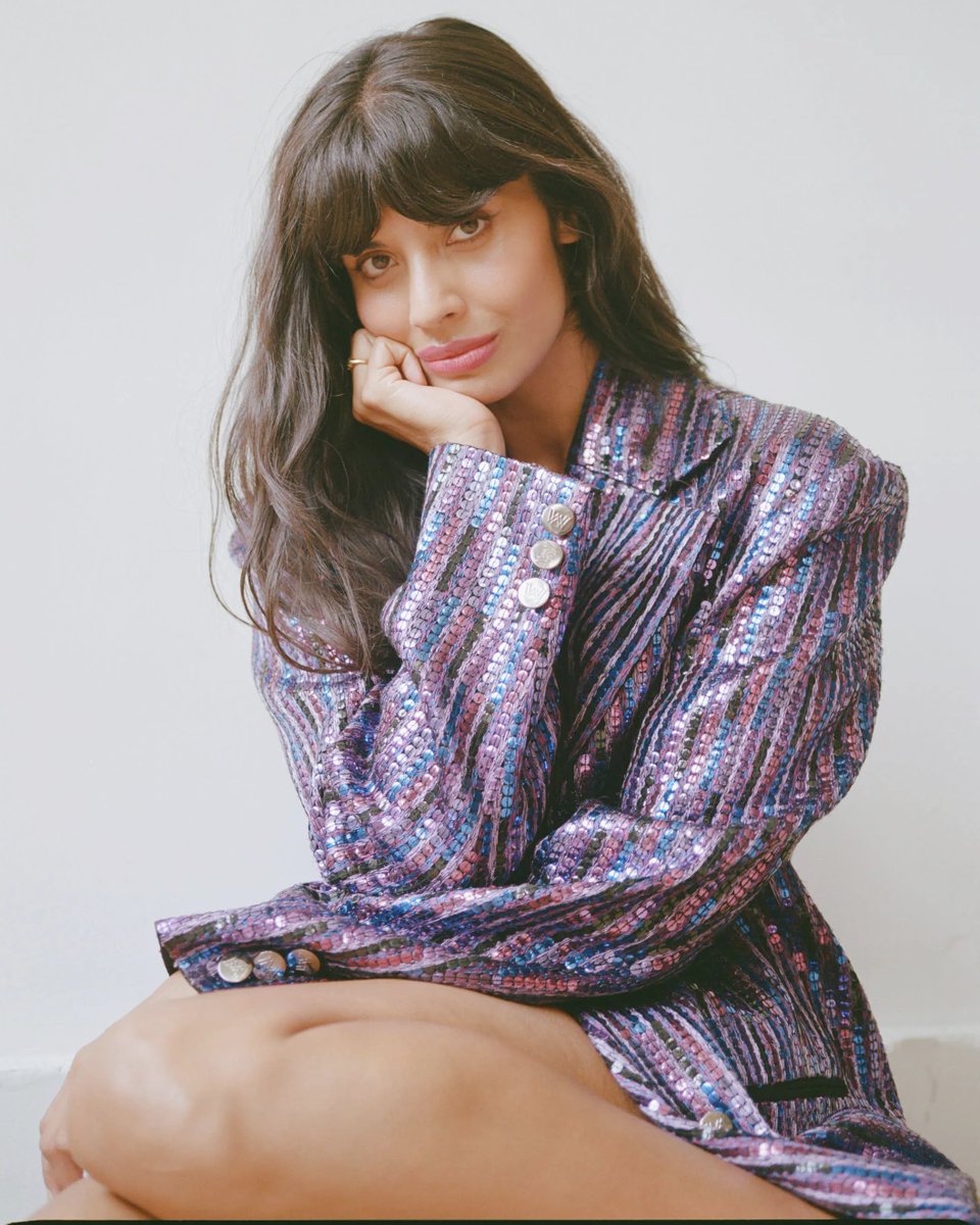sitcomcrave's tweet photo. Jameela Jamil is calling for jail time and legal castration of the 7 Cornell University students accused of gang raping a 20 year old female student in October 2024. 

"I think the likes of the Cornell 7 shouldn't be allowed penises anymore. They used them as weapons, so now they have to be confiscated. I think jail time, legal castration and a removal of the shaft seems like the bare minimum🍆🔪"
 
"Choppity chop" (📸: IG/jameelajamil)