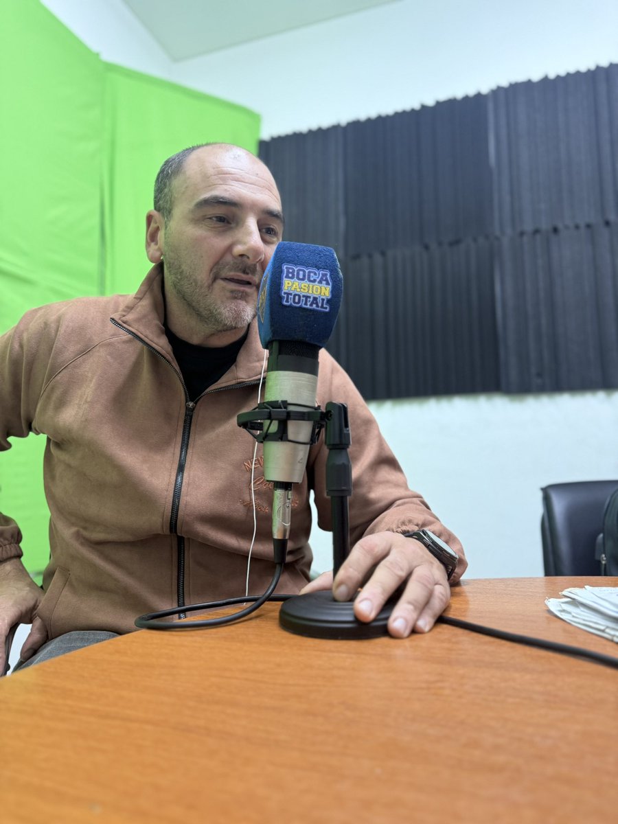 BocaPasionTotal's tweet photo. 🎙️ #LaInfoDeBoca @PampaAranda en #BOCAPASIONTOTAL 🙏
Martínez puso el 0-2 y parecía todo terminado.
Ahí apareció el entrenador y su CT: Valencia entró y fue la gran figura marcando los 3 goles para una remontada histórica.
@la810radio https://t.co/Qta4ipOndN
