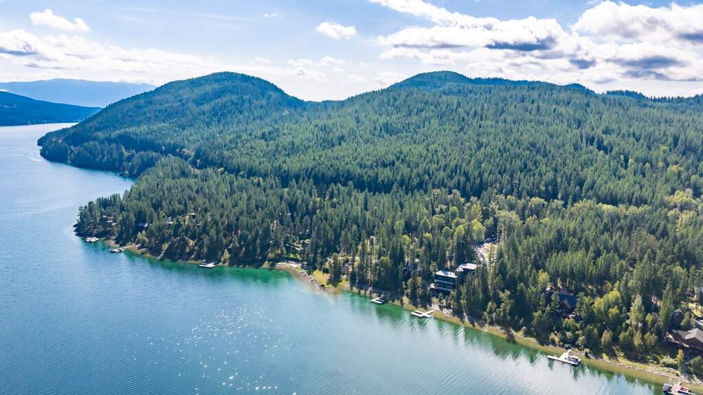 propgoluxury's tweet photo. FOR SALE - 737 Delrey Road https://t.co/tzAlrapbjZ #ForSale #LuxuryRealEstate #Whitefish #MontanaHomes #DreamHome https://t.co/DlIRvHHcLW