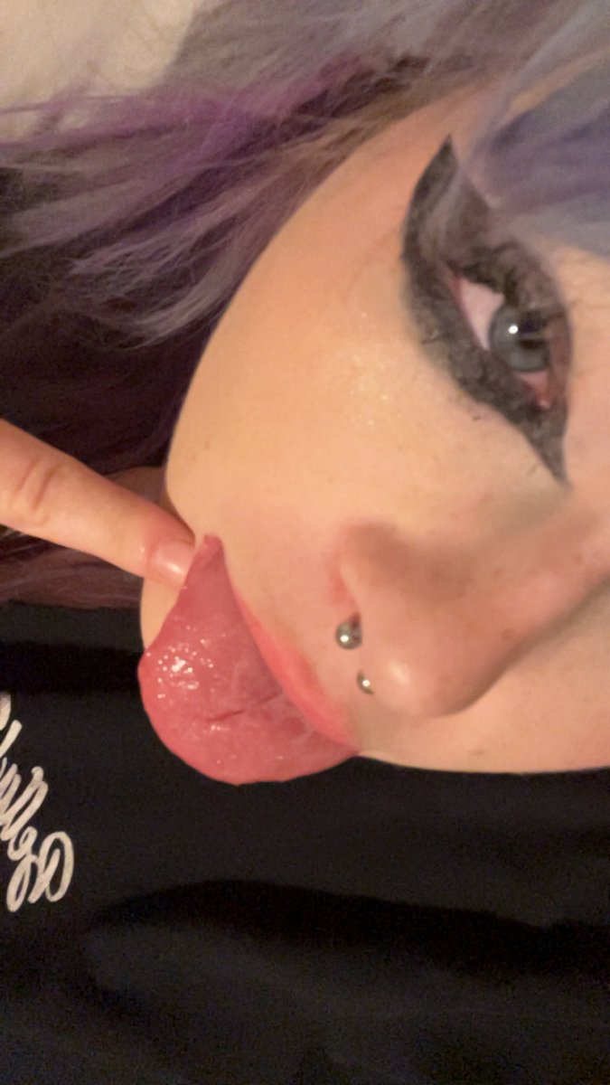 kittydumbdog's tweet photo. and i could be someone’s perfect puppy :((( and if im not js make me smoke until i can’t say anything!! 
#puppygirl #daddydom #ddlg #ageplay #puppyplay #drugplay #cnc #dmme #dmopen #roleplaykink #maskkink #oldermen #daddysgirl https://t.co/bCqSLSw7pR