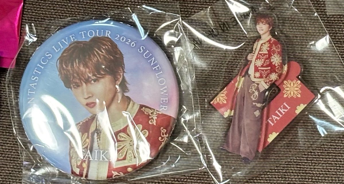 Riii1501's tweet photo. FANTASTICS LIVE TOUR 2026 SUNFLOWER ファンタ　カプセル　ガチャ　　交換

【譲】
佐藤（缶バッジ、ミニアクスタ）

【求】中島（各同種）

郵送希望📮
お気軽にお声がけください🙇‍♀️ https://t.co/ubNfjF4WFW