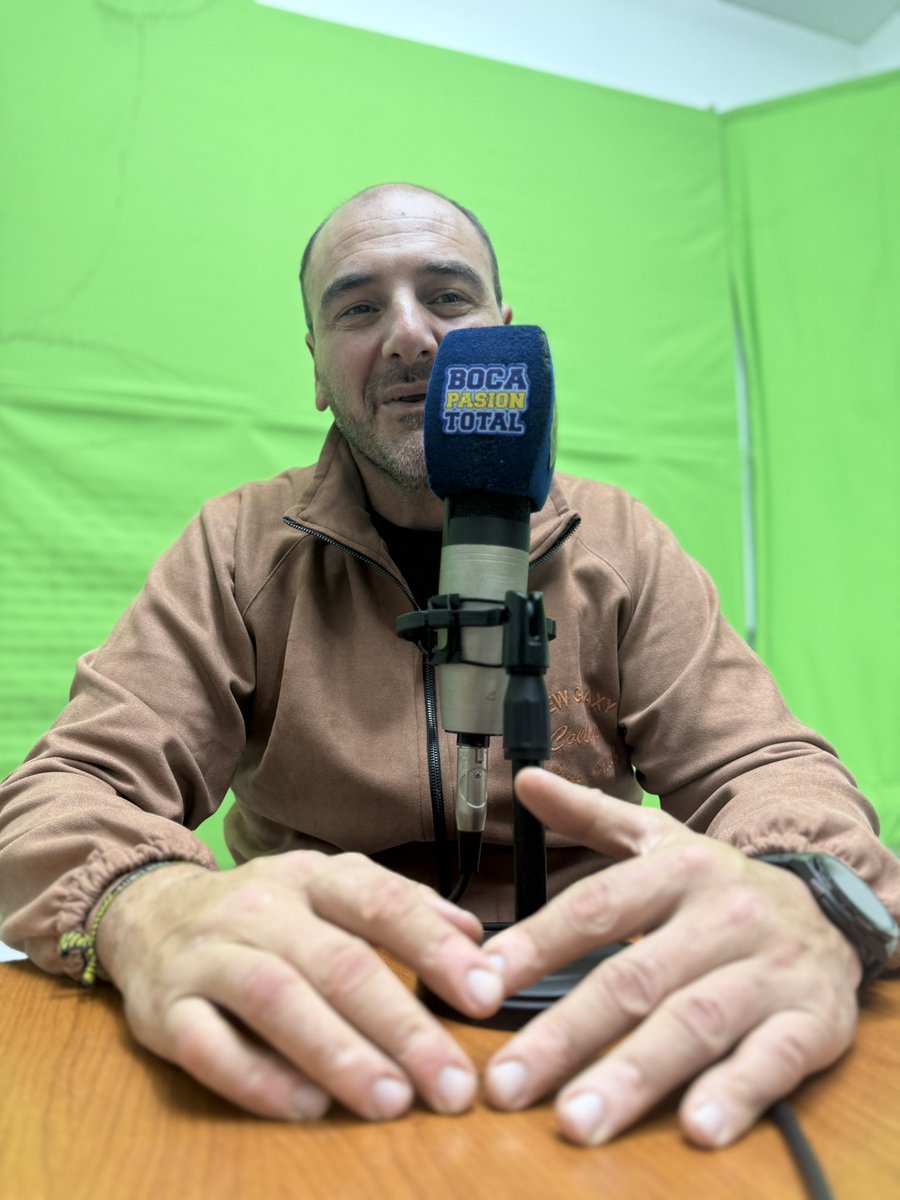BocaPasionTotal's tweet photo. 🎙️ #LaInfoDeBoca @PampaAranda en #BOCAPASIONTOTAL 👈🏻
Y PASO EL QUE MÁS HUEVO PUSO .. Y BOCA VA Y BOCA VAAAAAA
@la810radio😌 https://t.co/CrFA0woMDl