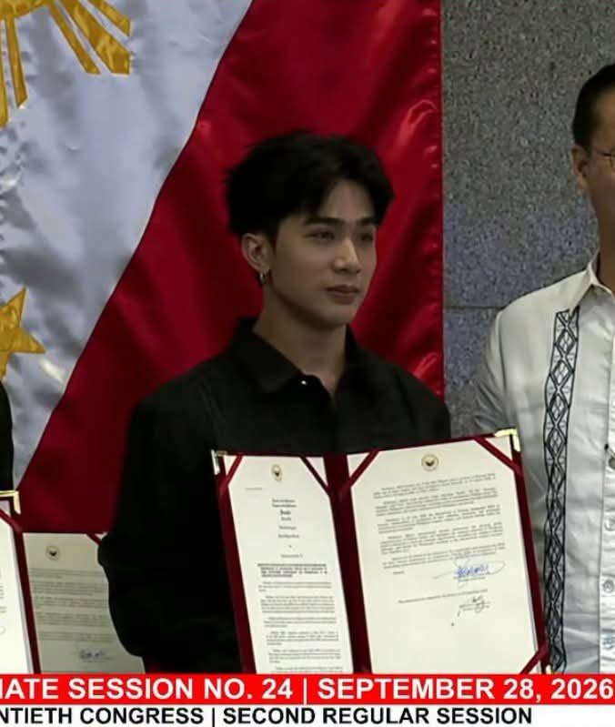 abi_himaya's tweet photo. Si josh yung lahat ng ginagawa nya ay pinaghuhusayan. Sariling sikap.
Nag dance revo, nag champion.
Nag online game, nag champion.
Nag aral ng music, nag HipHop Artist of the year.

Now this! Nag lobby ng isang batas and now a proposed bill.

Respeto sayo @JoshCullen_s 🫡 https://t.co/n2tT3lXe72