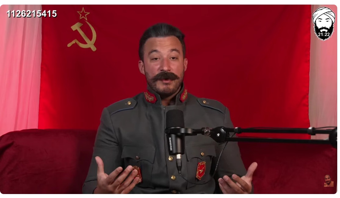 PyroGabi's tweet photo. Ya no se disfraza más este. Su verdadera cara es ser anti trotskista y anti izquierda. Por suerte el estalinismo pasó al busurero de la historia, como pasará este payaso, al que le pone muy nervioso que la izquierda trotskista sea la fuerza que crece en todo el país. https://t.co/39g2C3JWZA