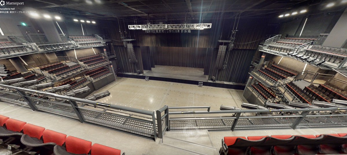 skscrBPwq91IpSp's tweet photo. ハコスの現地ライブがあるカナデビアホールの最上階　ステージの見え方がこれです。 https://t.co/My0j1keX1l