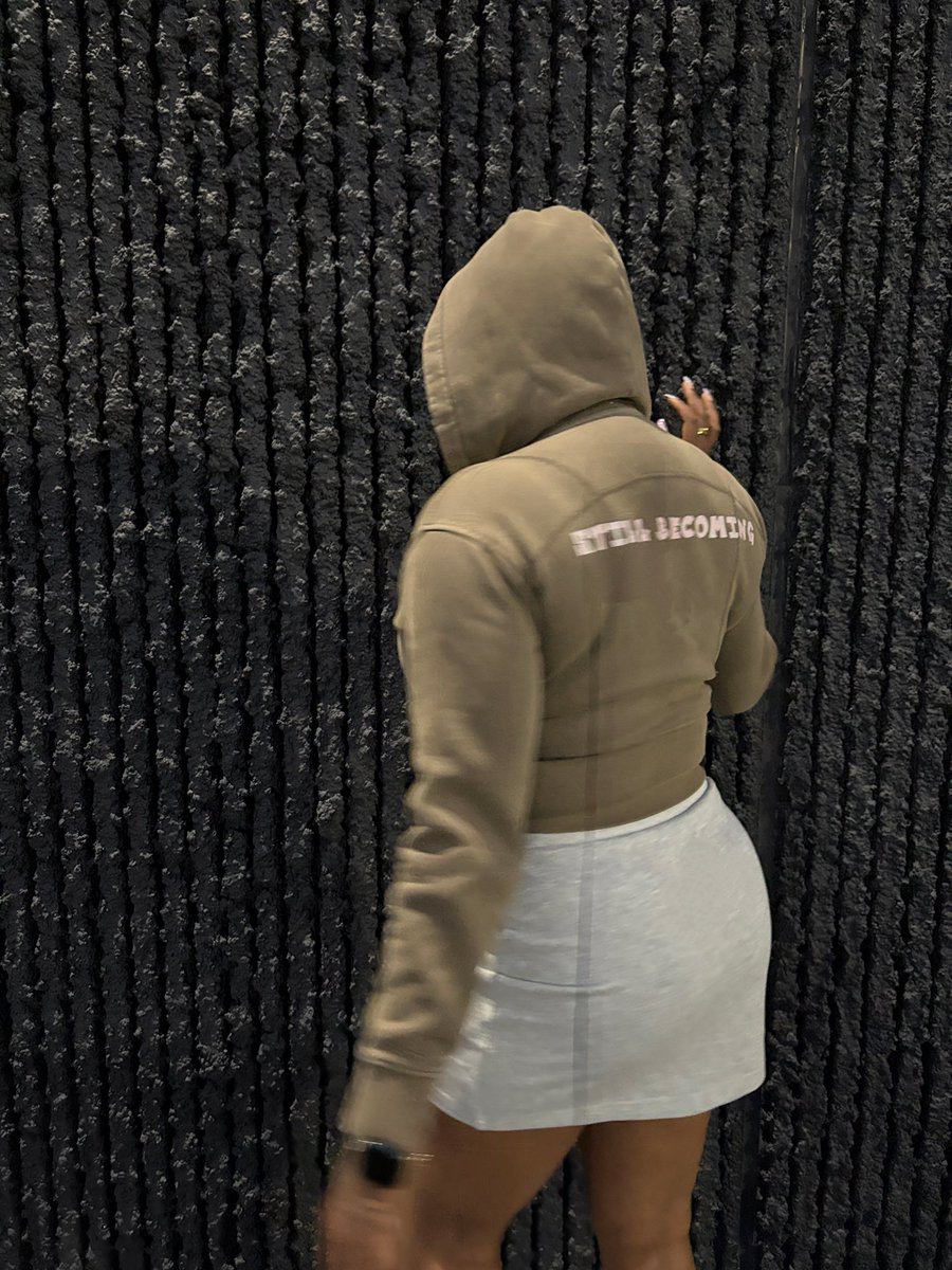 amaredynasty's tweet photo. I created Amare Dynasty for women who are tired of overthinking what to wear.

Put it on. Feel good. Keep moving.

Getting dressed should make life easier—not more overwhelming.

Shop: https://t.co/ay5xA8FWfY

#AmareDynasty #StillBecoming https://t.co/kfPSxY1odU