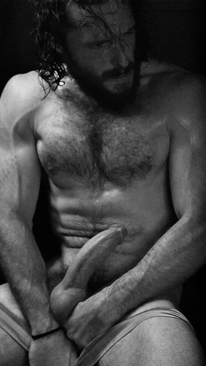 Beast_manmike's tweet photo. Happy #monochromemonday my fellow beasts💪🏼🐺 https://t.co/MxIWJEO7pw