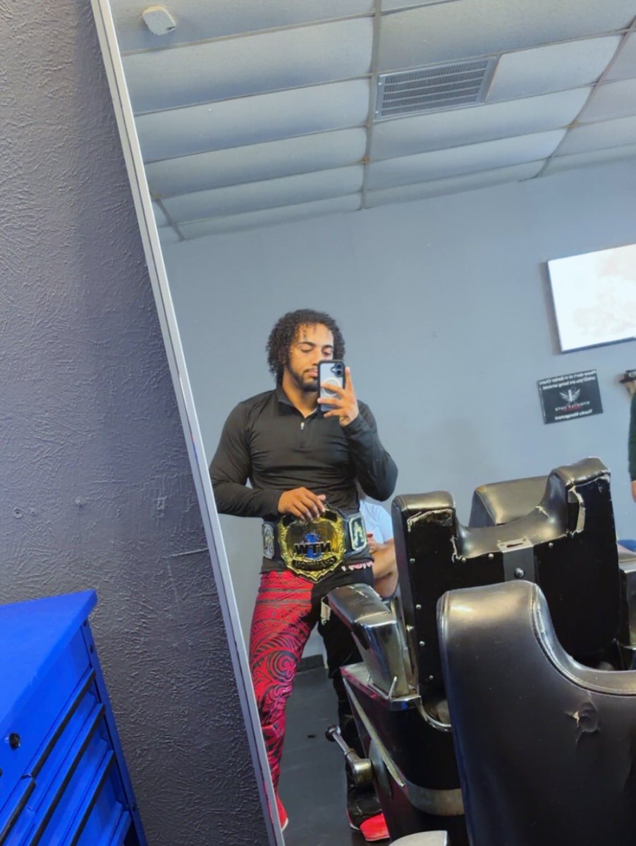 IamDevion99's tweet photo. Mirror Selfies still in??
#Devion #mirror https://t.co/ULuBtHue3R