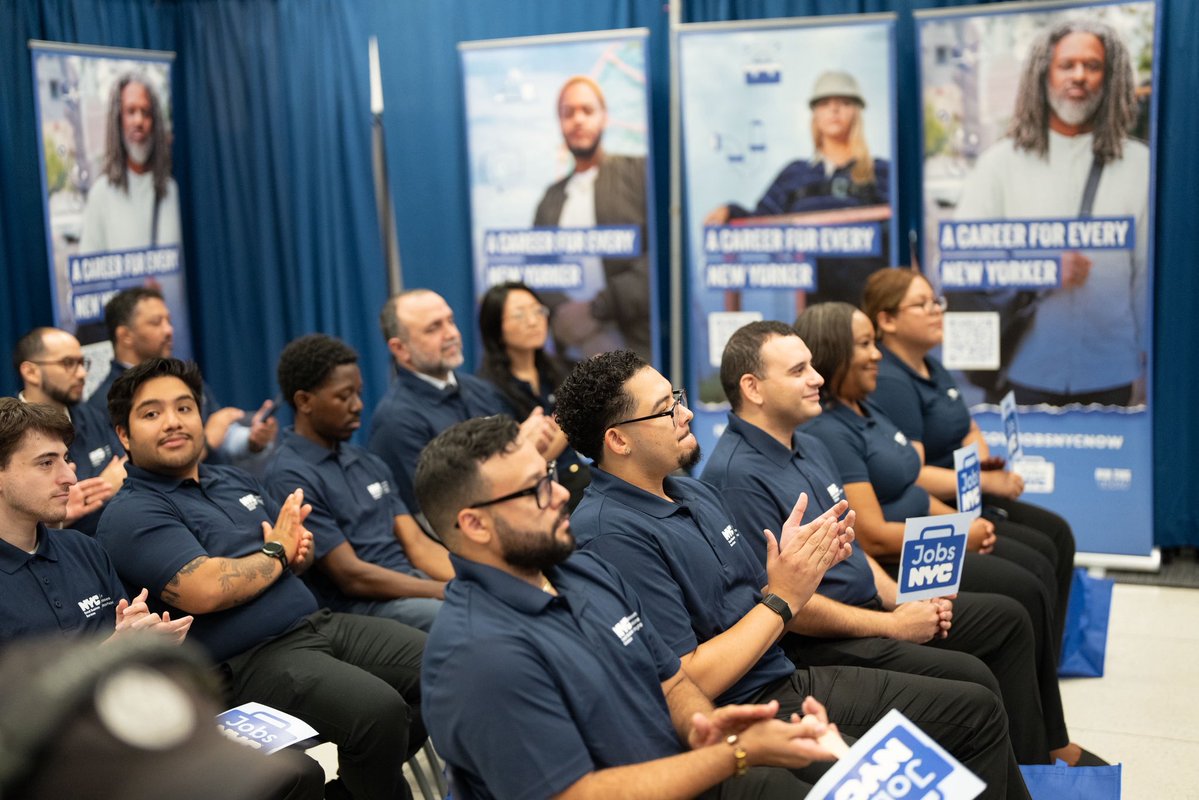 NYCMayor's tweet photo. Today, we opened the Jobs NYC Center at 2 Lafayette Street — a walk-in hub where New Yorkers can find city job opportunities, get application support, and connect with hiring agencies.

The work has already begun: 17 new NYC Business Express Service Team (BEST) members were sworn in today and will soon help small businesses cut through red tape.

Walk-in services will begin October 5. Drop by, we’d love to see you.