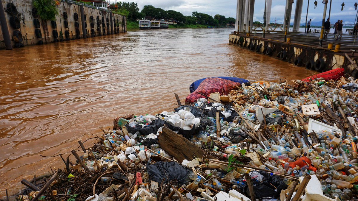 ECOWARRIORSS's tweet photo. The struggle against plastic choking the Mekong
Plastic is now ubiquitous in the Mekong, Asia’s Mother of Rivers, and experts and local people are struggling to contain the risks to human health, biodiversity and livelihoods.
Plastic production has doubled over the past 20 years, with over 400 million tonnes produced annually
https://t.co/UGpoU6nVhC