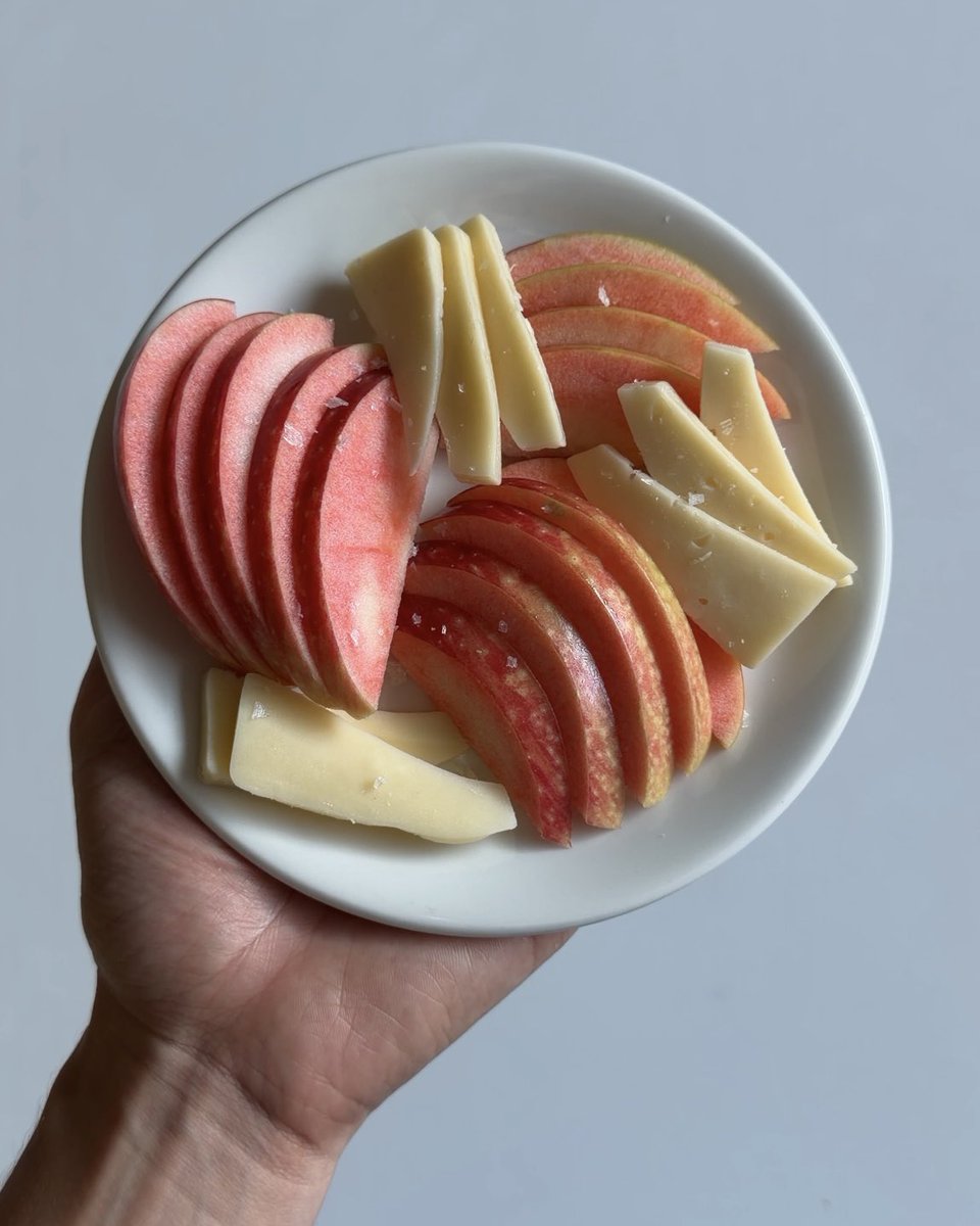 earlygirl__'s tweet photo. life can be good when you have an exciting apple waiting for you at home https://t.co/c11Ueuz4Or