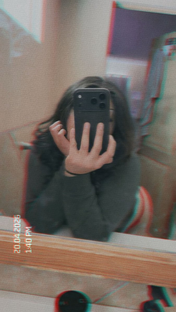 thisisnotlore's tweet photo. peek a boo๐ซฃ
#selfie #latina #MondayNostalgia #trending https://t.co/iQ5dJkLERB