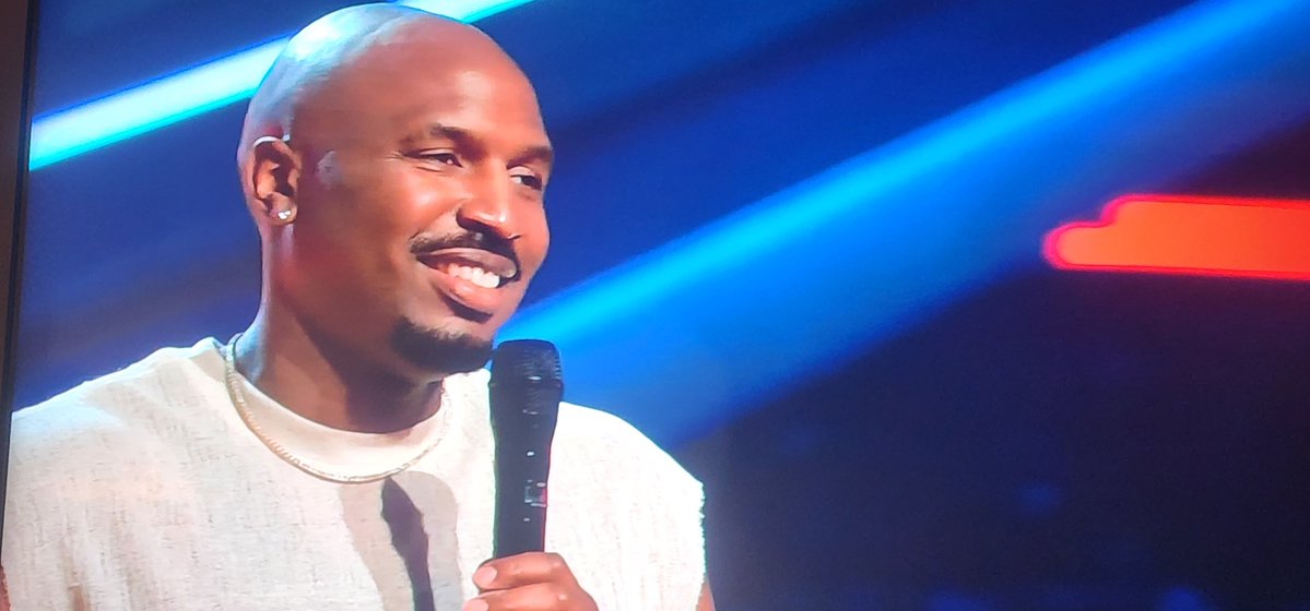 Carmella's tweet photo. Excellent performance by Bryan Jaymes on the #VoiceBlinds. https://t.co/jIIFAcoPNY