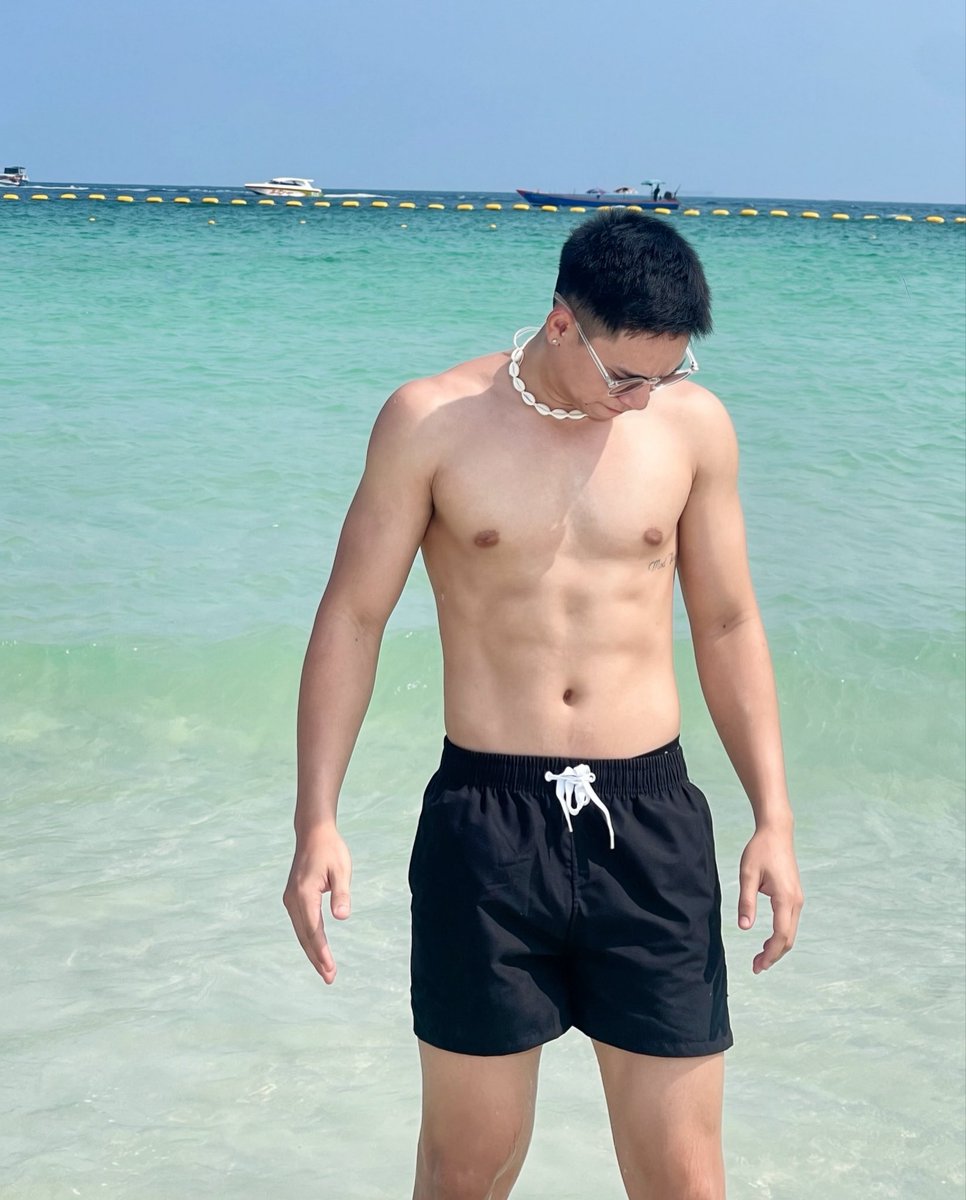 BoomBoom1056332's tweet photo. Hey! เกาะล้าน 💦🏝️ https://t.co/FDhf5mkqLR