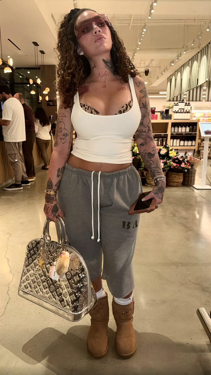 Bhabiana's tweet photo. Bhad Bhabie with her Limited Edition Louis Vuitton Silver Monogram Miroir Alma https://t.co/Z93RL2Nfrh