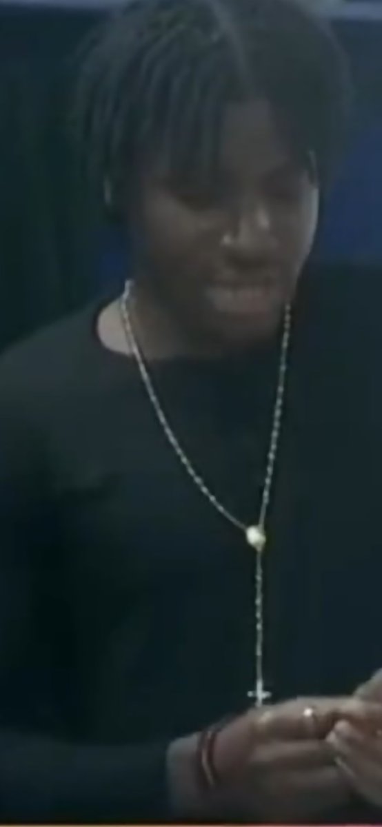 mbebs2002's tweet photo. The person who handled Kievo's wardrobe posted a picture of the shirt he gave Kievo, and I saw the shirt Kievo wore tonight.
Guys speak the truth and shame the Devil, is this the same shirt? Look at the lining of the collar 😂😂😂😂
#BBNaija
#BBNaijaS11 https://t.co/viQUEeQZFH