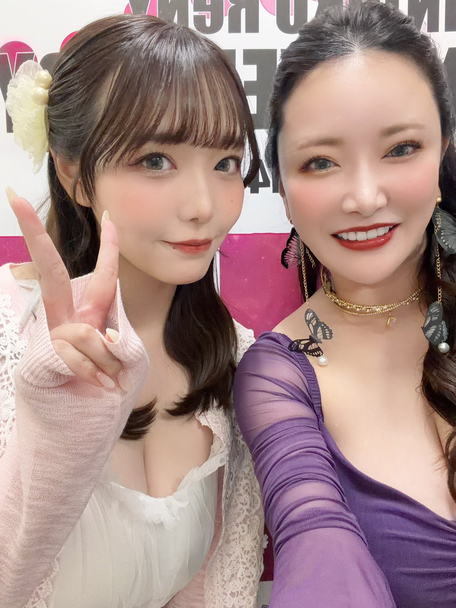 himari_hpp's tweet photo. さぁ今日はスイメモ2日目！！
楽しんでいきましょう🫶
来場チケットまだ間に合います
リモートチケットまだ間に合います
【ライブ秘話】
昨日歌った逢いたくていまのラスト
超ロングトーン実は練習でもリハでも
1回もやった事がありませんでした
ライブは生物です
今日だけのアレンジ、歌い方があります
是非聴きに来て下さい
同じ事務所の子居ないのに毎年みんな仲良くして下さるのありがたい😭😭
沢山写真撮って貰えて嬉しい！！
中山ふみかちゃんだけタグ付け出来なかったので@nakayama_fumika 
Instagramには別のお写真載せます🫶